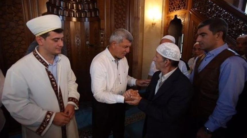 Başkan Karaosmanoğlu Bayramını Yuvacık&rsquo;ta Ge&ccedil;irdi