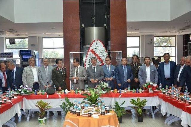 Tatvan&rsquo;da Bayramlaşma T&ouml;reni 1