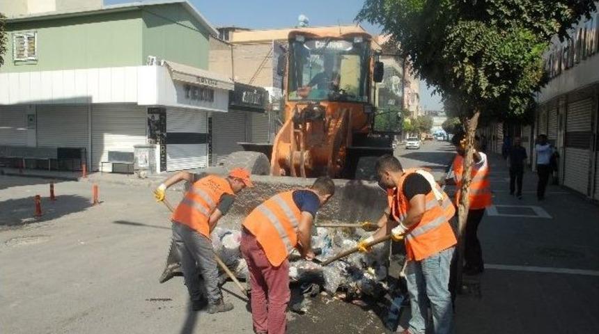 Kayyum Atanan Belediye İş&ccedil;ileri İş Bıraktı, &Ccedil;&ouml;pleri Karayolları Ekipleri Topladı