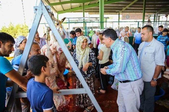 Fadıloğlu Kurban Kesim Yerlerini Gezdi