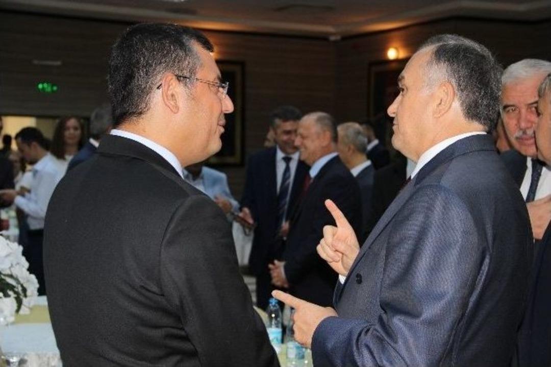 Chp Ve Mhp Grup Başkanvekilleri Bayramlaşmada Bir Araya Geldi