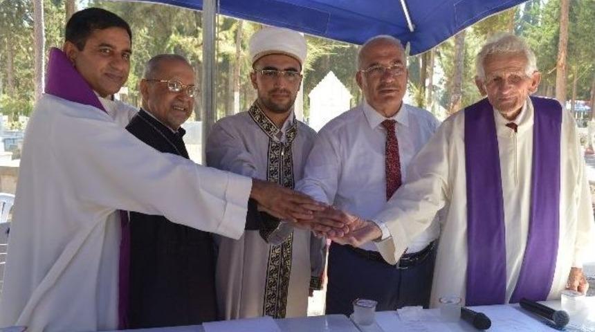 Geleneksel Dinler Buluşması, Şehir Mezarlığı&rsquo;nda 18&rsquo;inci Kez Ger&ccedil;ekleştirildi