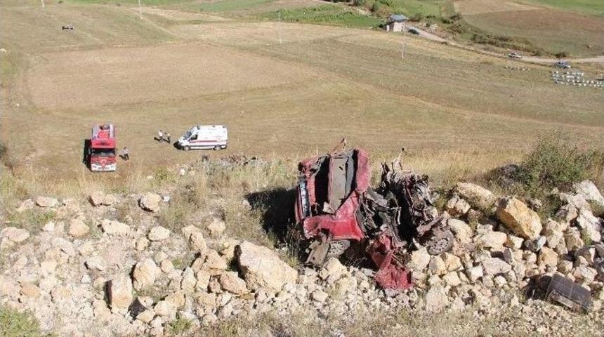 Erzurum&rsquo;da Trafik Kazası: 3 &Ouml;l&uuml;, 2 Yaralı