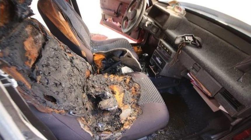 Otomobilin Koltuğunda Bırakılan Cep Telefonu Yangın &Ccedil;ıkardı
