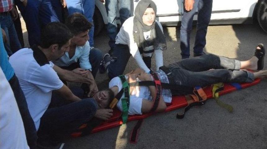 Siverek&rsquo;te Trafik Kazası: 3 Yaralı