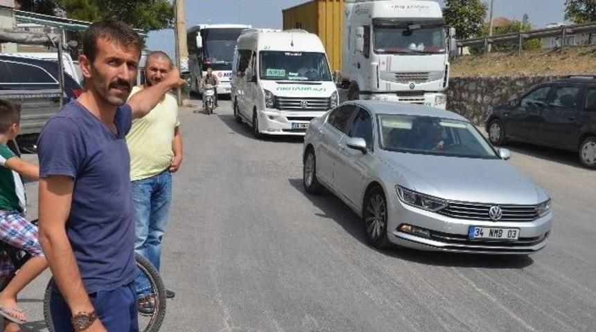 (&ouml;zel Haber) Trafikten Ka&ccedil;an Ara&ccedil;lar K&ouml;yl&uuml;leri &Ccedil;ileden &Ccedil;ıkarıyor