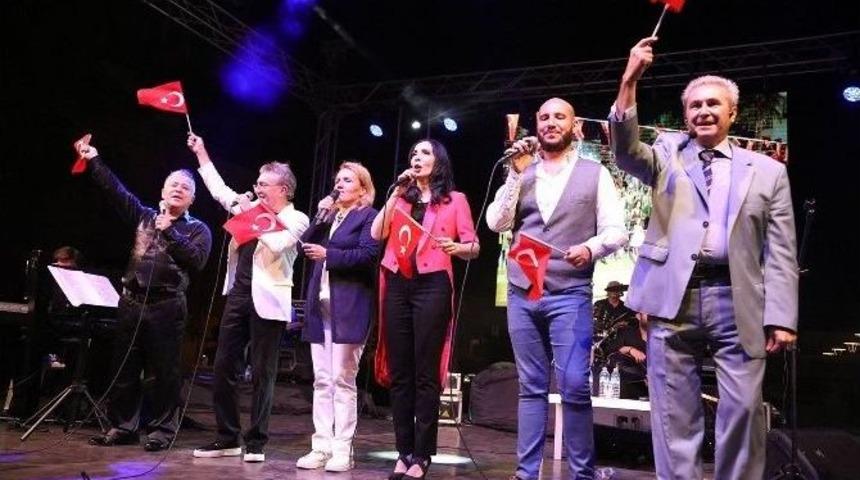 Urla&rsquo;da Kurtuluş Konseri D&uuml;zenlendi