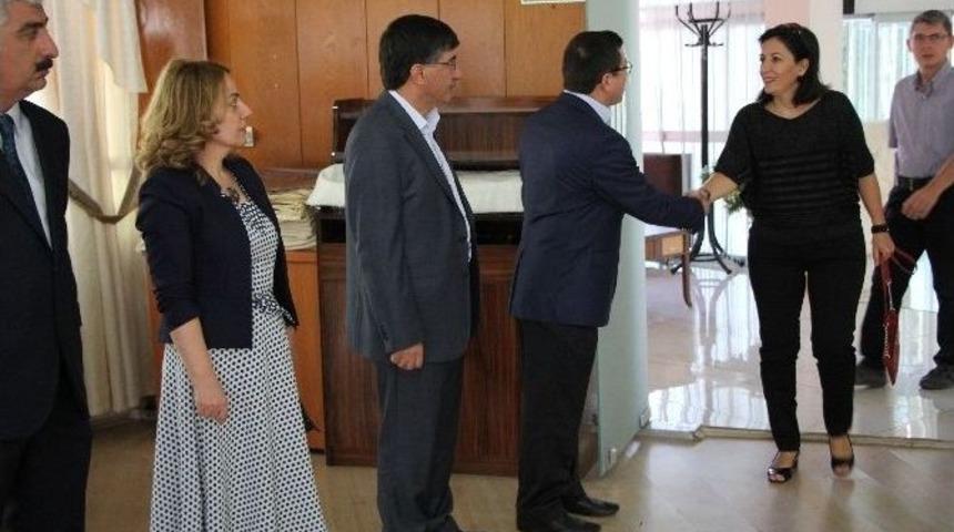 İn&ouml;n&uuml; &Uuml;niversitesi&rsquo;nde Bayramlaşma