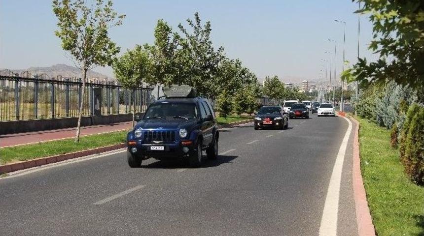 Genelkurmay Başkanının Ge&ccedil;iş G&uuml;zergahındaki Ş&uuml;pheli Poşet Polisi Harekete Ge&ccedil;irdi
