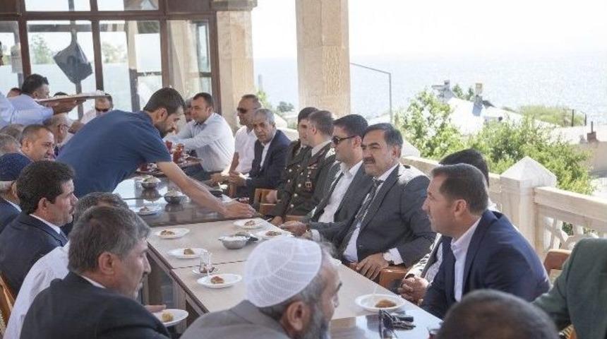 Ahlat&rsquo;ta Bayramlaşma T&ouml;reni