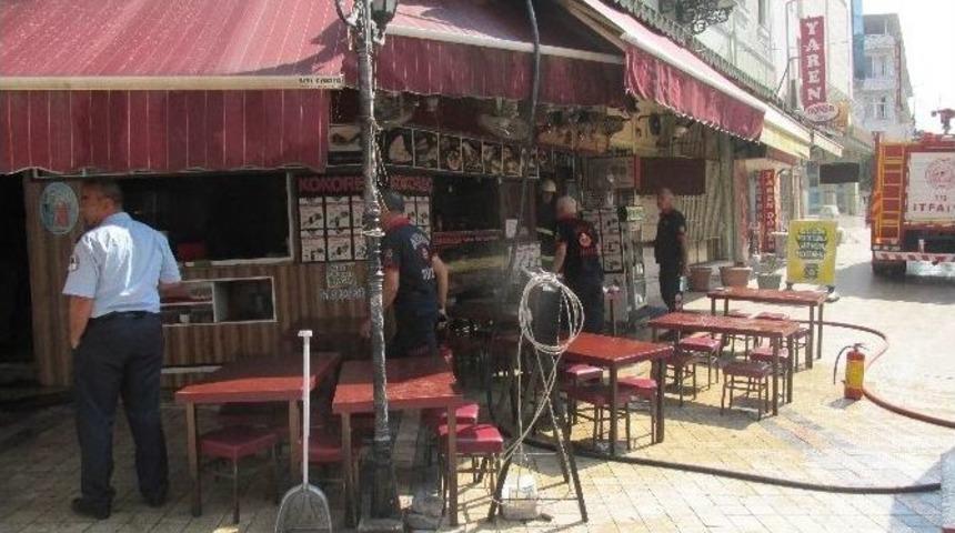 Tarihi Yapıdaki Yangın B&uuml;y&uuml;meden S&ouml;nd&uuml;r&uuml;ld&uuml;