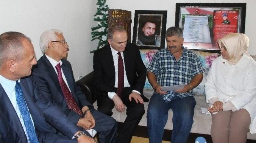 Bakan &Ouml;zl&uuml;: &ldquo;s&uuml;rekli &Uuml;lkemizi B&ouml;lme, Yıkma Hamlesi Var&rdquo;