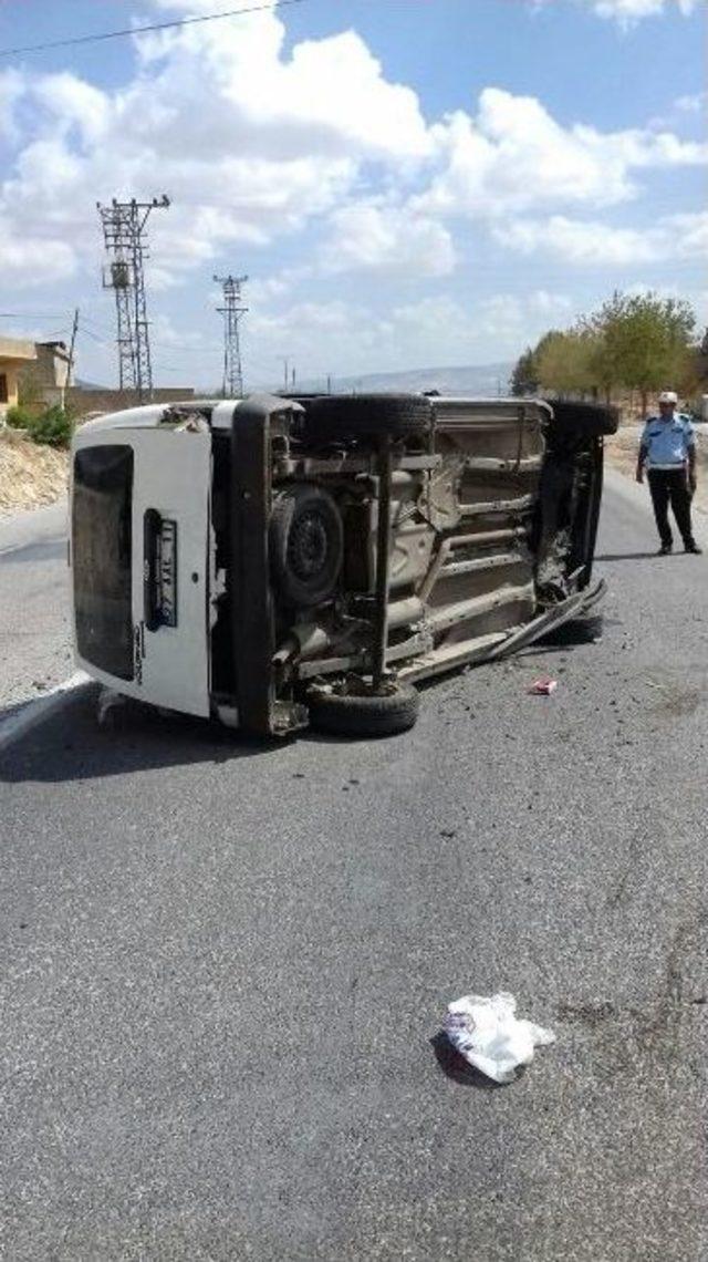 Kilis’te Araç Devrildi: 7 Yaralı