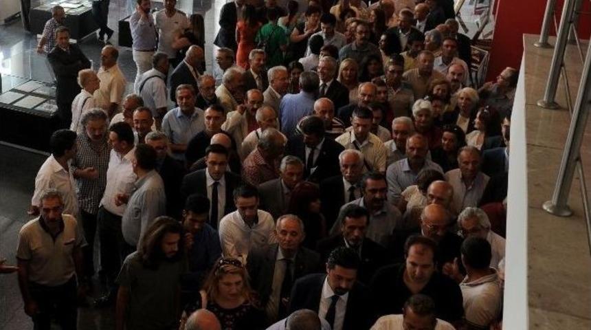 Chp Genel Merkezi’nde Partililer Bayramlaştı