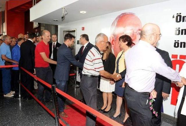 Chp Genel Merkezi’nde Partililer Bayramlaştı