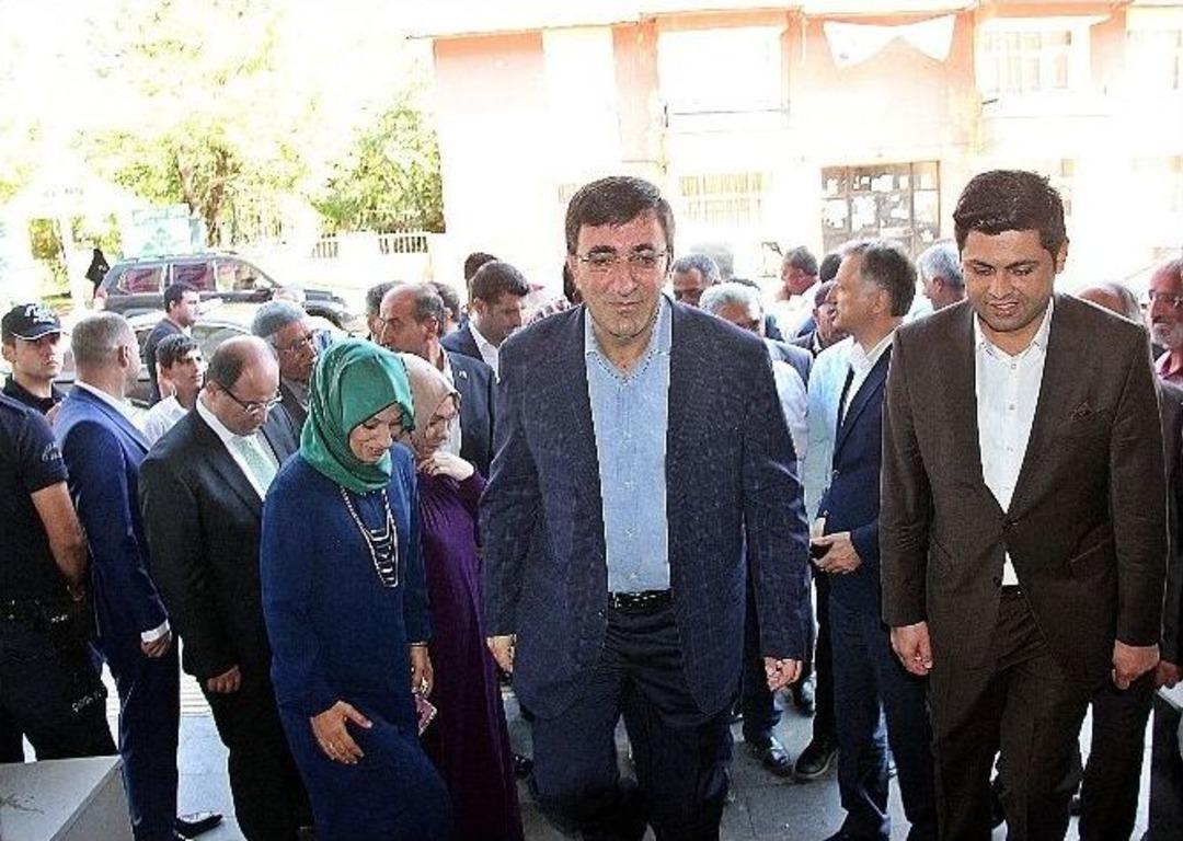 Ak Parti Genel Başkan Yardımcısı Yılmaz Bing&ouml;l&rsquo;de