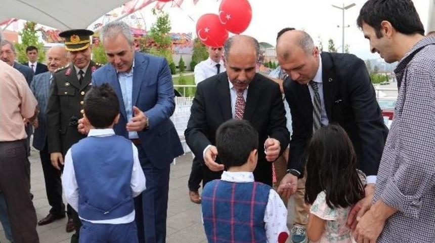 Karab&uuml;k&rsquo;te Protokol Bayramlaştı