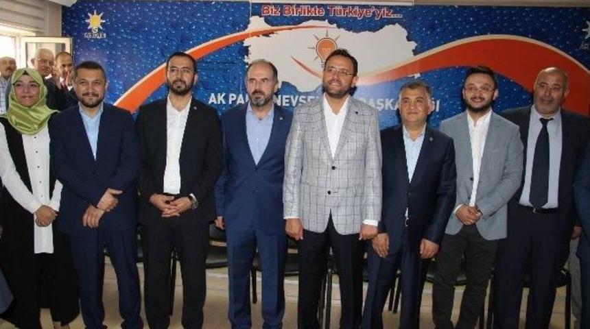 Ak Parti&rsquo;de Bayramlaşma Programı Ger&ccedil;ekleşti