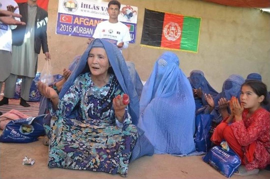 İhlas Vakfı Yurt İ&ccedil;i Ve Yurt Dışı Kurban Organizasyonları İle Binlerce İnsanın Duasını Aldı