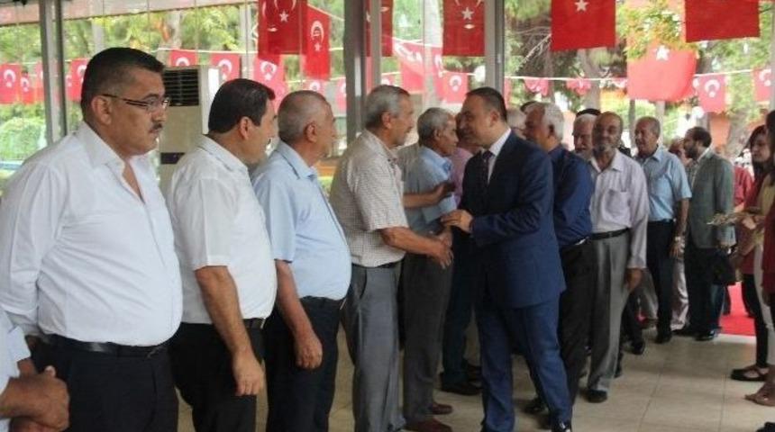 Dörtyol’da Protokol Vatandaşlarla Bayramlaştı