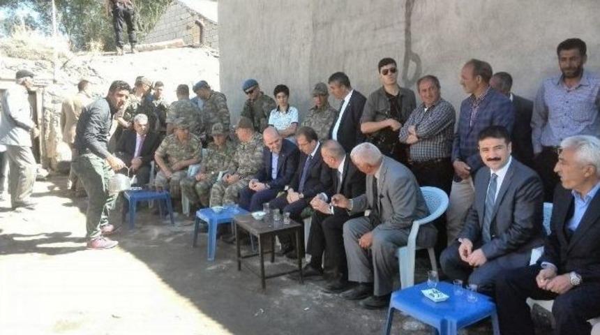 Bakan Soylu&rsquo;dan Şehit Korucu Ailelerine Ziyaret