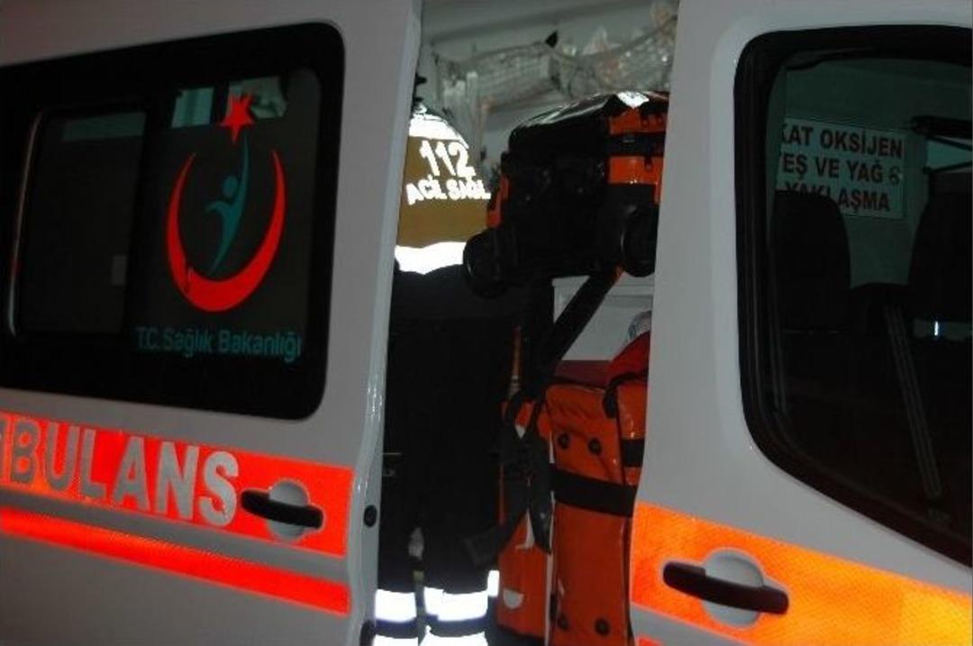 İki Ara&ccedil; Hurdaya D&ouml;nd&uuml;: 2&rsquo;si &Ccedil;ocuk, 8 Yaralı