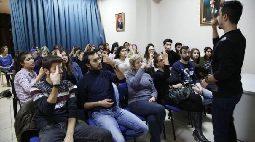 Gen&ccedil;lik Merkezlerine Kayıtlar Başlıyor