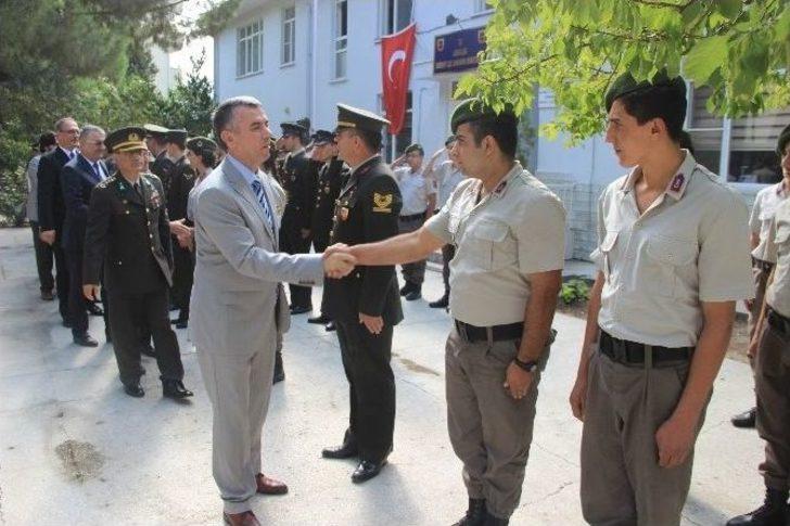 Edremit’te Resmi Bayramlaşma Yapıldı G3