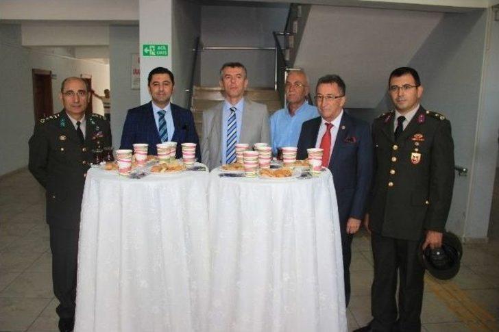 Edremit’te Resmi Bayramlaşma Yapıldı G5