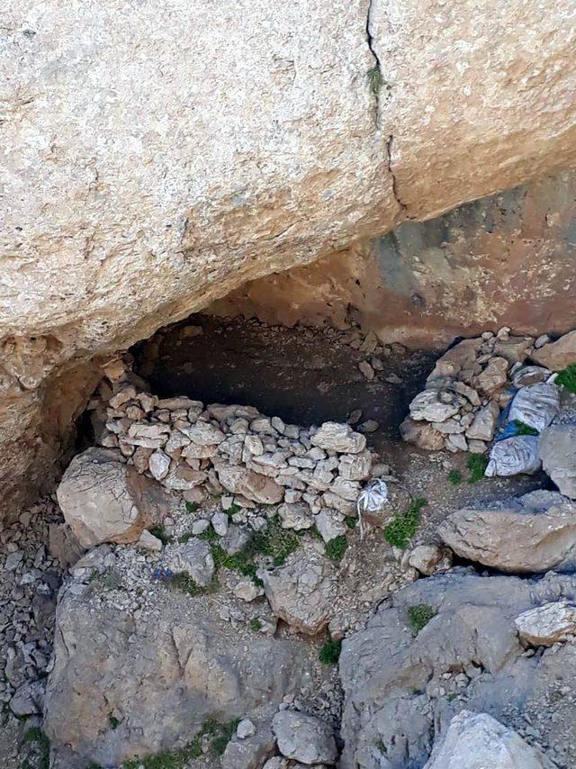 Herekol Dağı nda ter&ouml;ristlerin kullandığı sığınaklar imha edildi 3