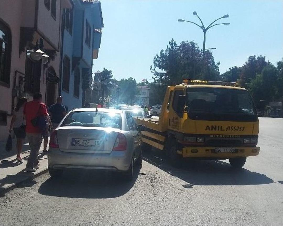 Eskişehir&rsquo;de Ara&ccedil;ları &Ccedil;ekilen Turistler Tepki G&ouml;sterdi