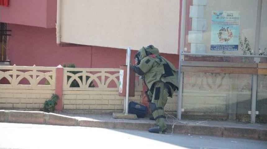 Durakta Unutulan &Ccedil;anta Paniğe Neden Oldu