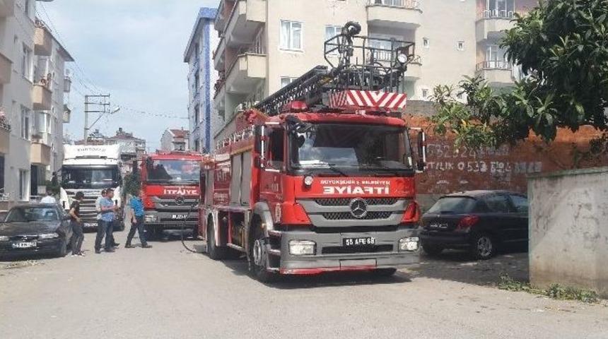 Bafra&rsquo;da Metruk Binada Yangın