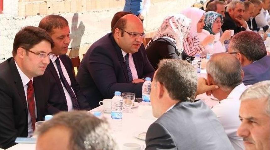 Aziziye&rsquo;de Bayram Dolu Dolu Ge&ccedil;ti