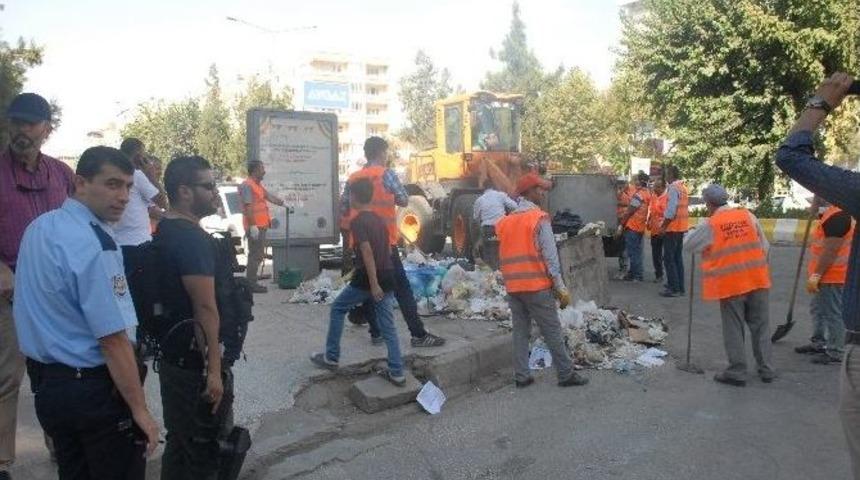 Batman’da Çöpler Polis Eşliğinde Toplanıyor