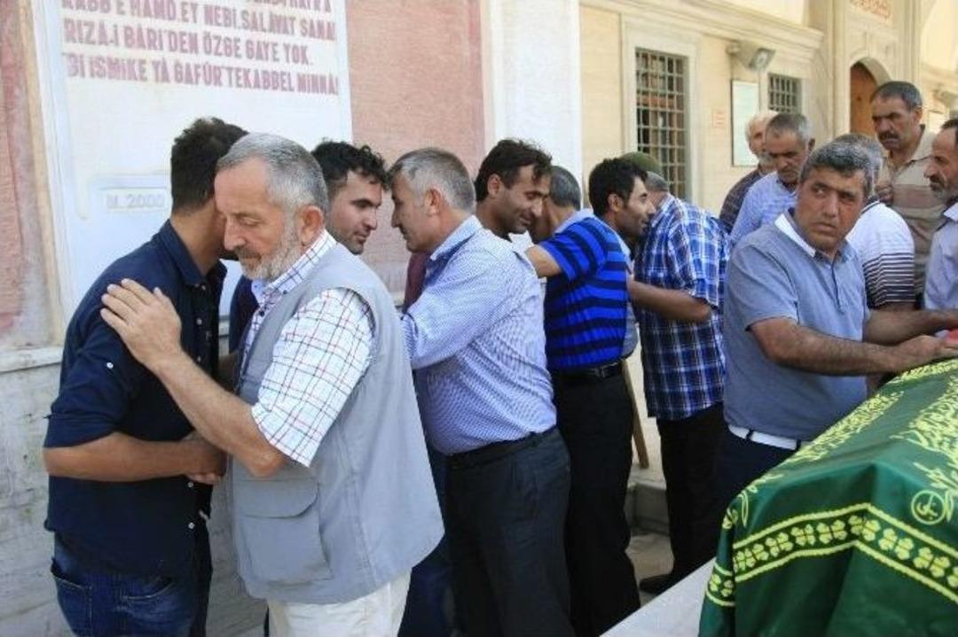 Trafik Kazasında Hayatını Kaybeden &Ccedil;ocuğa G&ouml;z&uuml; Yaşlı Veda