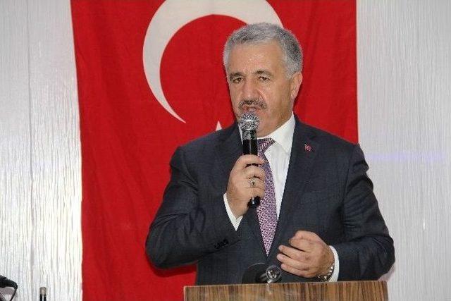 Bakan Arslan’dan Şehit Ve Gazi Aileleri Derneği’ne Bayram Ziyareti