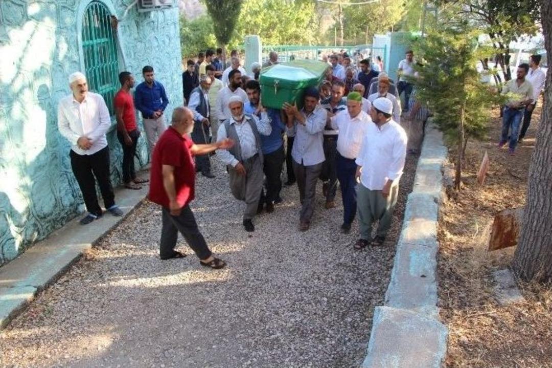 Otomobil Bagajında Taşınan Yaralı &Ccedil;ocuk Hayatını Kaybetti