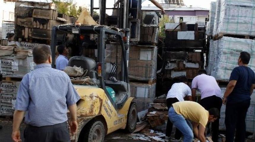 Fayans İstiflenen Noktada Yangın