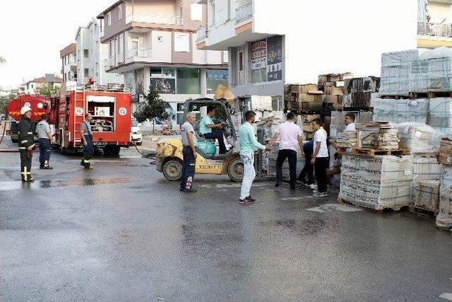 Fayans İstiflenen Noktada Yangın