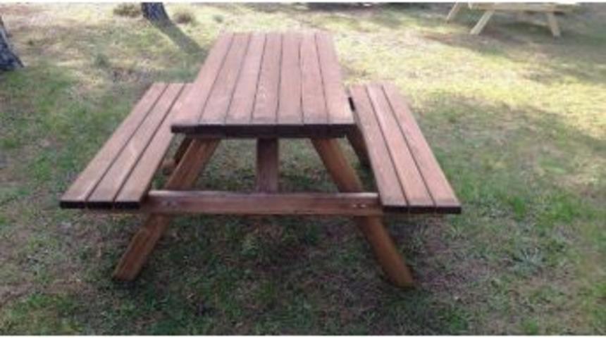 İzmit&rsquo;te Park Ve Yeşil Alanlara Piknik Masası Alınacak