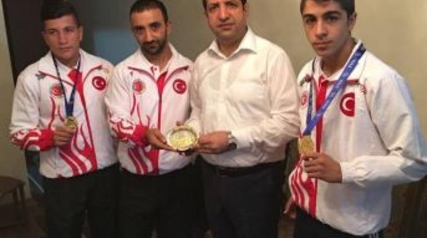D&uuml;nya Şampiyonu Sporculardan Bakan Yardımcısı &Ccedil;iftci&rsquo;ye Ziyaret