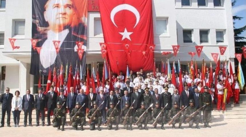 Atat&uuml;rk&rsquo;&uuml;n Trabzon&rsquo;a Gelişinin 92&rsquo;inci Yıld&ouml;n&uuml;m&uuml; T&ouml;renle Kutlandı
