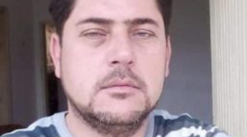 Otomobil Parası Vermeyen Babasını Baltayla &Ouml;ld&uuml;rd&uuml;