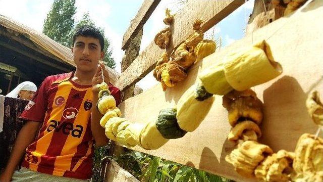 K&ouml;ylerde Kışlık Yiyecek Mesaisi Başladı 2