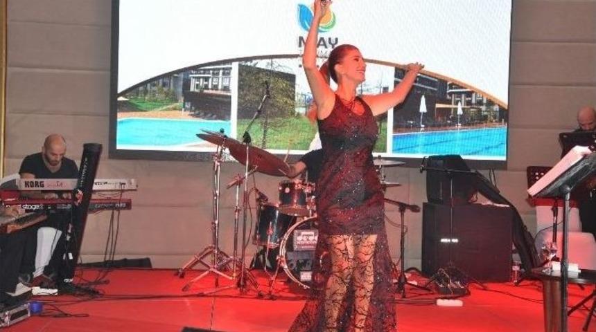 Sandıklı&rsquo;da Nadide Sultan R&uuml;zgarı Esti