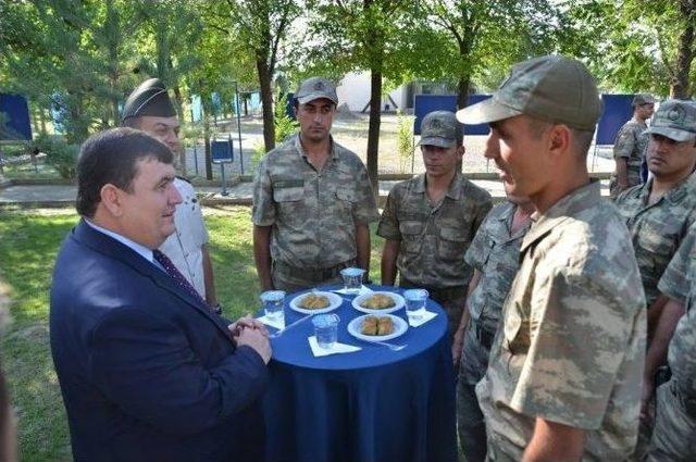 Erzincan’da Toplu Bayramlaşma Töreni Düzenlendi