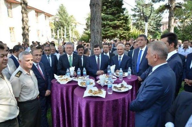 Erzincan’da Toplu Bayramlaşma Töreni Düzenlendi