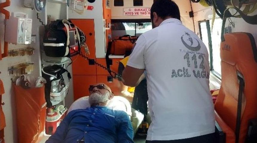 Elektrikli Bisikletli Yaşlı Adam Otomobile &Ccedil;arptı