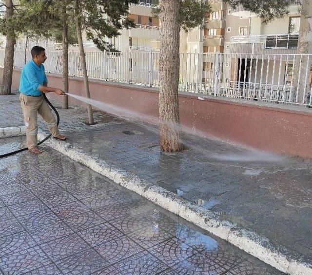 Haliliye Belediyesi Okul Bahçelerinin Temizliğini Tamamlıyor